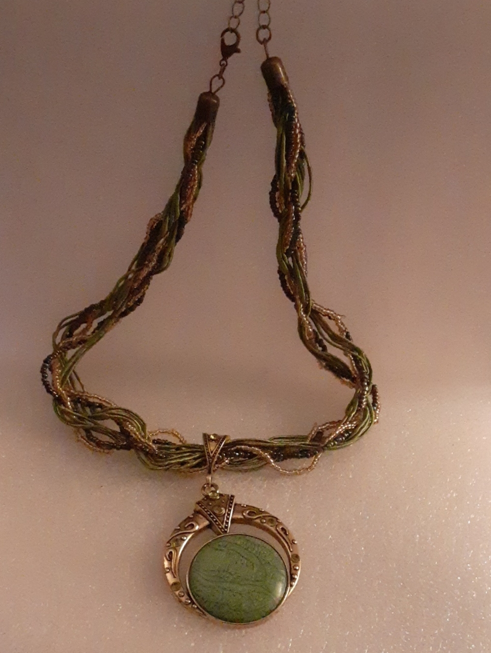 Fashion Jewelry Green Stone Pendant Necklace with Braided Multi-Strand Cord